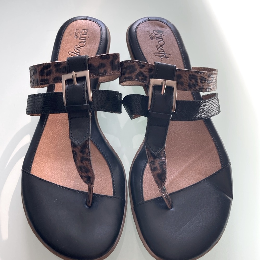 EUC - Euro soft by Sofft sandals. Leopard and black straps, gold buckle Size 8.5
